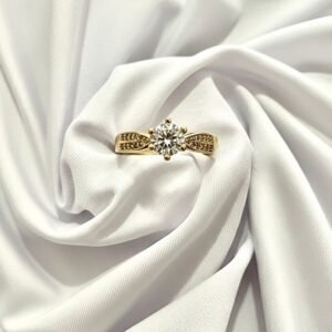 Anel Solitário Cravejado Com Zircônias