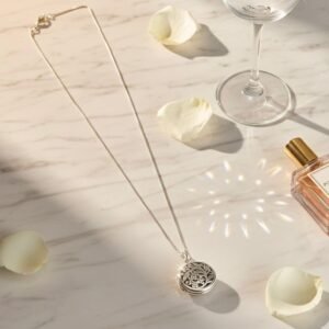 Relicário Redondo Floral Em Prata 925