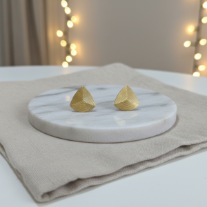 Brinco Triângulo Texturizado