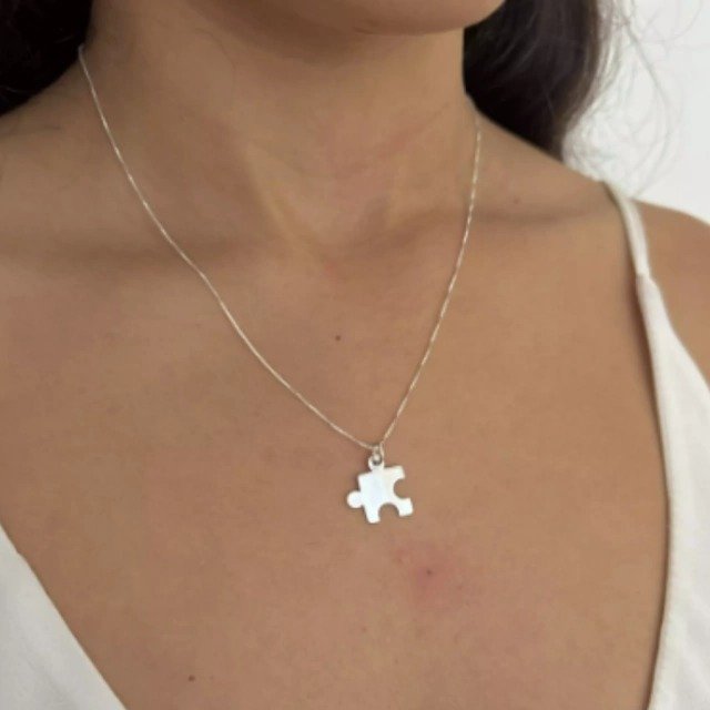 Colar Quebra-Cabeça Personalizado com Inicial - Banhado em Prata - Imagem 2